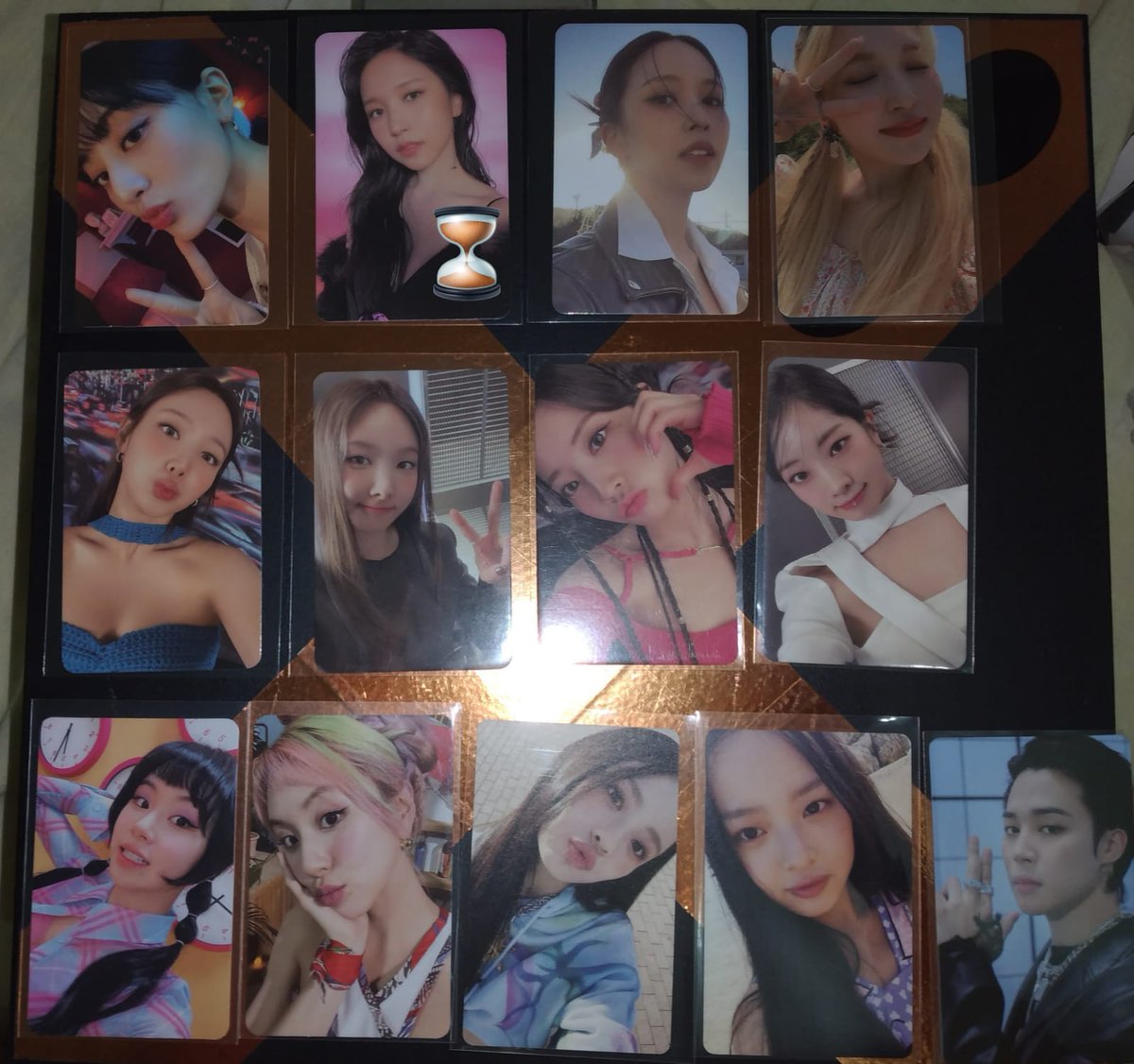 BlightBibi's tweet photo. 🚨 VENDA/VENDO

VENDO PCS TWICE
- regular: R$30 
- Pob jihyo: R$60
- Pobs: R$18
- Messenger card e unit: R$25
- Photocards já com frete incluso

🍓Dahyun Mina Nayeon Chaeyoung Rtb Ready to be Momo Twice photocard unit https://t.co/OfcZeAyViN