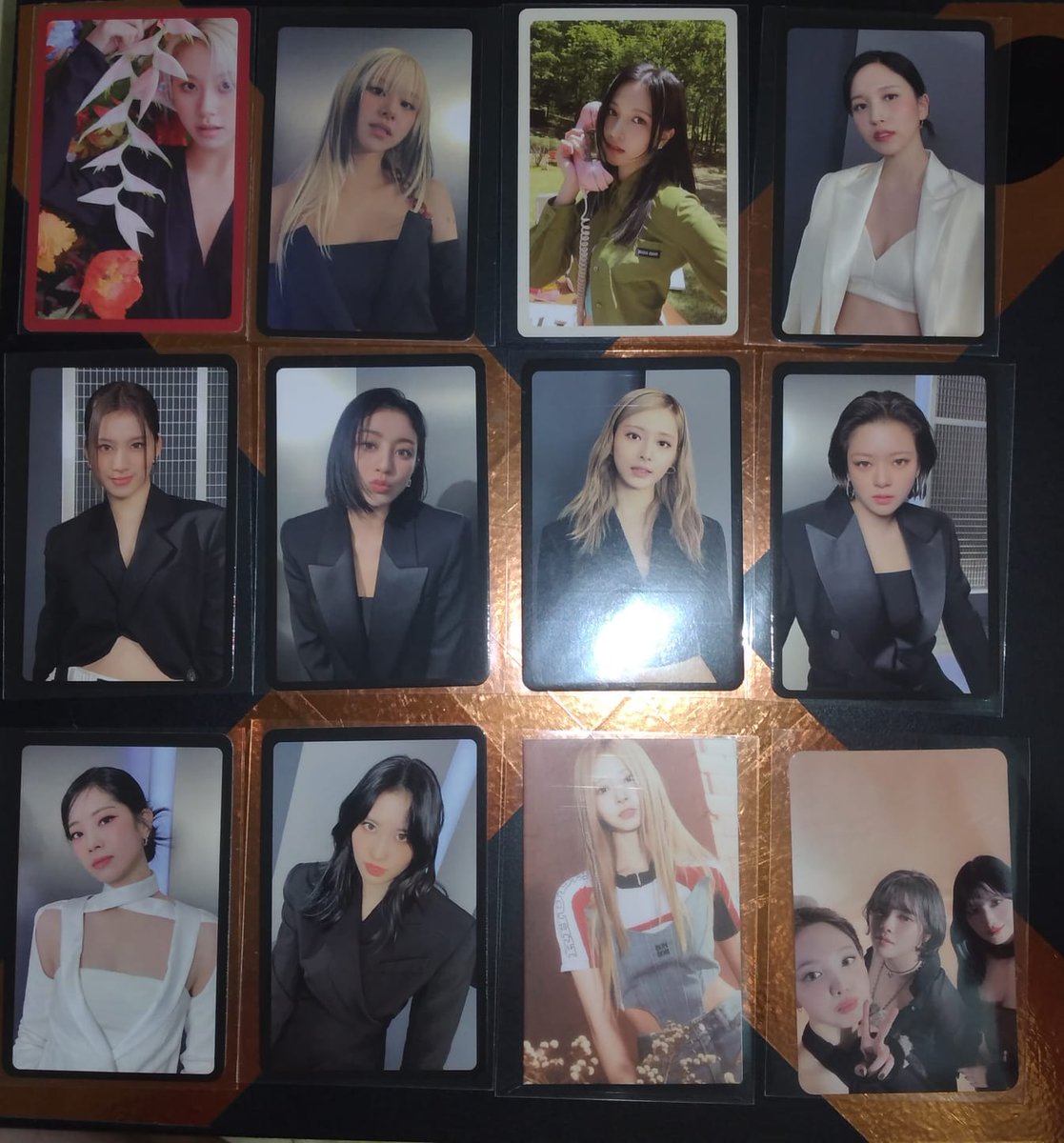 BlightBibi's tweet photo. 🚨 VENDA/VENDO

VENDO PCS TWICE
- regular: R$30 
- Pob jihyo: R$60
- Pobs: R$18
- Messenger card e unit: R$25
- Photocards já com frete incluso

🍓Dahyun Mina Nayeon Chaeyoung Rtb Ready to be Momo Twice photocard unit https://t.co/OfcZeAyViN
