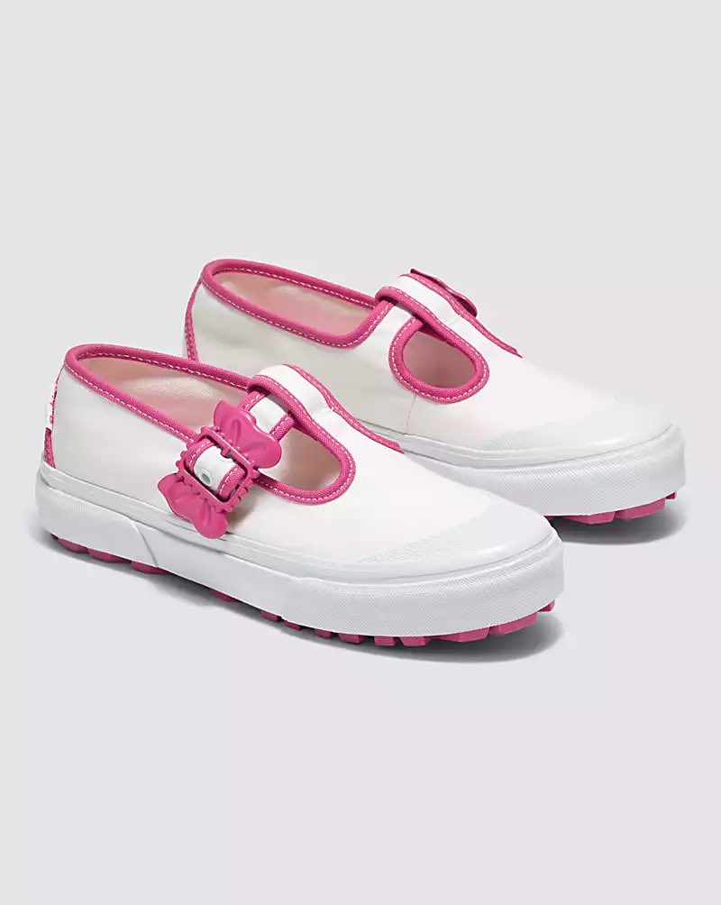 nxjwanasir's tweet photo. Comelnya Vans X Barbie! 😍 https://t.co/K2IyUX7rGi