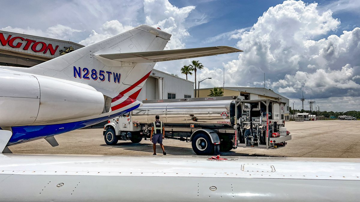YelvingtonJet's tweet photo. #1 destination for #cargo logistics at #kdab #falcon20 #ameristarcargo #ramplife #cargolife
🦺📦😎😁
#yelvingtonjetaviation #Jet #Planes #CustomerService #Aviation #avgeek #avgeeks #FBO #FiveStarService #fixedbaseoperator #privateairterminal #corporatejet #jetlife #techstop https://t.co/erty4NSbmY