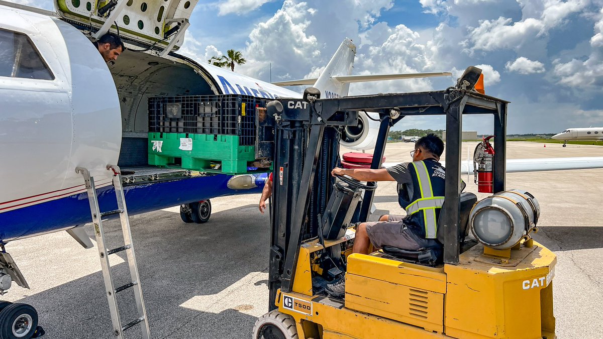 #1 destination for #cargo logistics at #kdab #falcon20 #ameristarcargo #ramplife #cargolife 
🦺📦😎😁

#yelvingtonjetaviation #Jet #Planes #CustomerService #Aviation #avgeek #avgeeks #FBO #FiveStarService #fixedbaseoperator #privateairterminal #corporatejet #jetlife #techstop