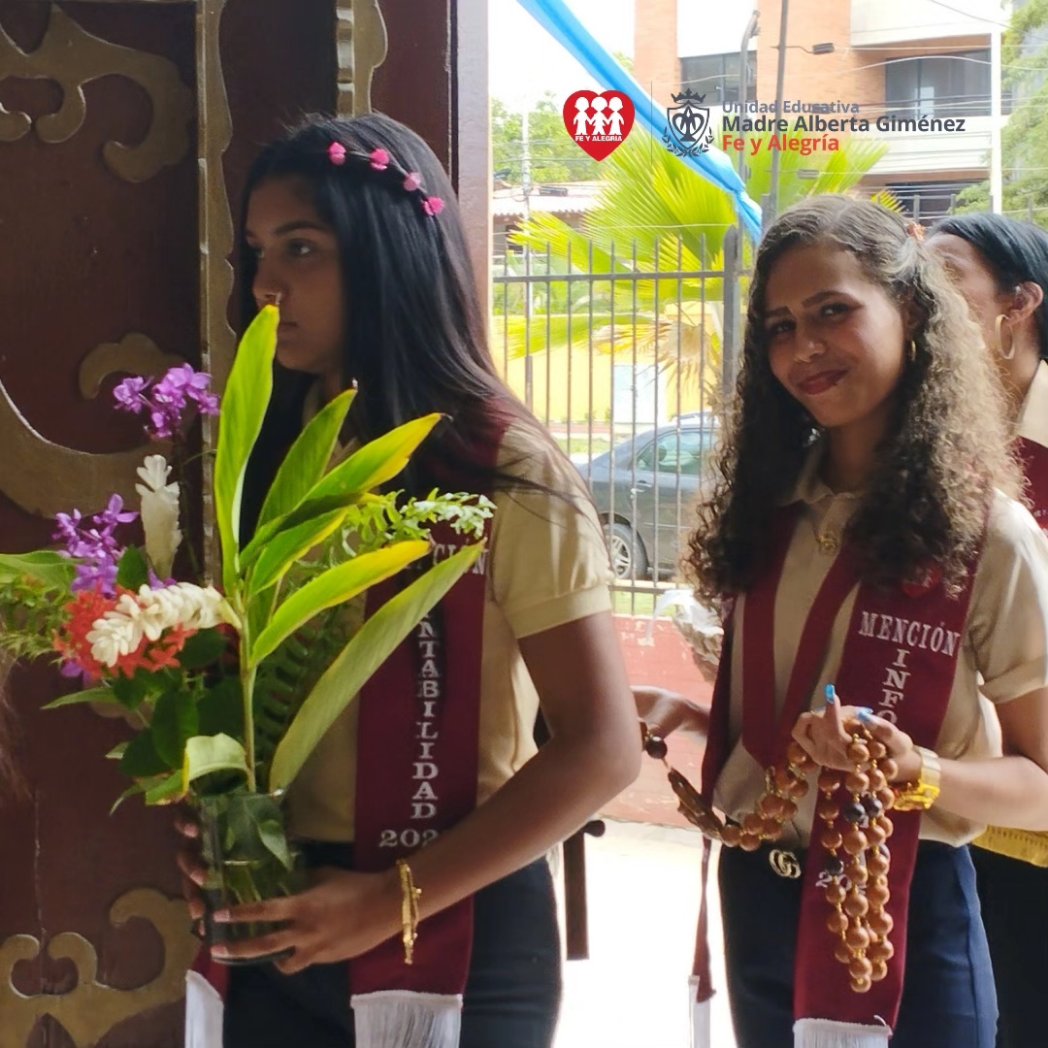 FMadrealberta's tweet photo. Eucaristía de acción de gracias por una etapa concluida con éxito.
#FelicidadSeEscribeConTigo https://t.co/K4MSbahGP0