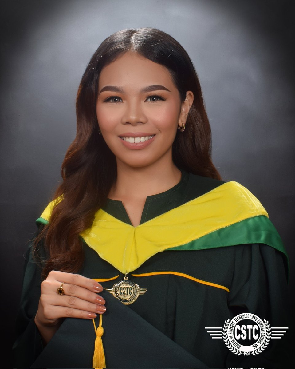 Crypto_Vixenn's tweet photo. Finally!😭
#Classof2023 https://t.co/1tsfZ6MTjp