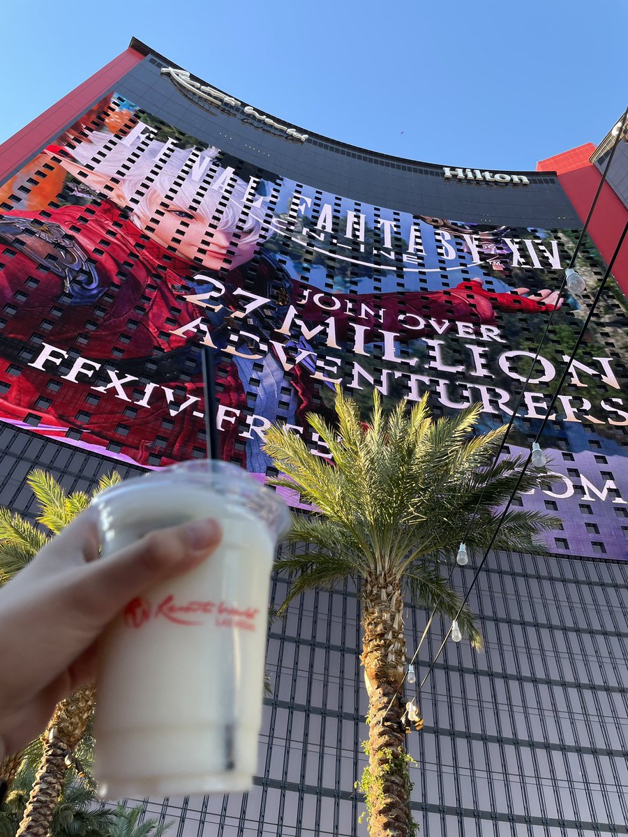 zaiyu_vt's tweet photo. Is this what owning a poolside house at The Goblet feels like?? #FanFest2023 https://t.co/CYh9OXsYFL