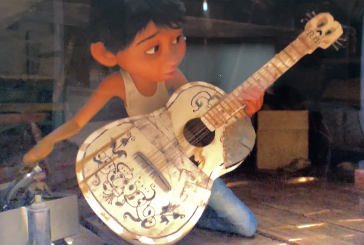 リメンバーミー ミゲル メロディアス ギター インテリア ガイコツ 置物