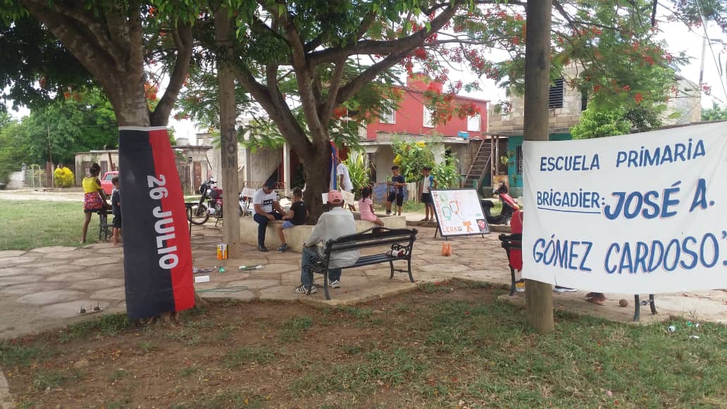 Estudiantes del Consejo Popular Rivas Fraga y factores comunitarios desarrollando  actividades recreativas en este #VeranoConAmor. <a href="/DMECiegodeAvila/">DGEMunicipioCiegodeAvila</a> <a href="/SalaverVarela/">Bismark Salaber Varela</a>  <a href="/Eugeniocubano/">Eugenio González Pérez</a> <a href="/MadeleysL/">Madeleys Sánchez Llanes</a> <a href="/CalderonPineiro/">Luis Enrique Calderón</a> <a href="/JHGcasanova/">julio Heriberto Gómez Casanova</a> <a href="/IzquierdoAlons1/">Livan Izquierdo Alonso</a> <a href="/SadiraHerrera/">Sadira Barbara</a>