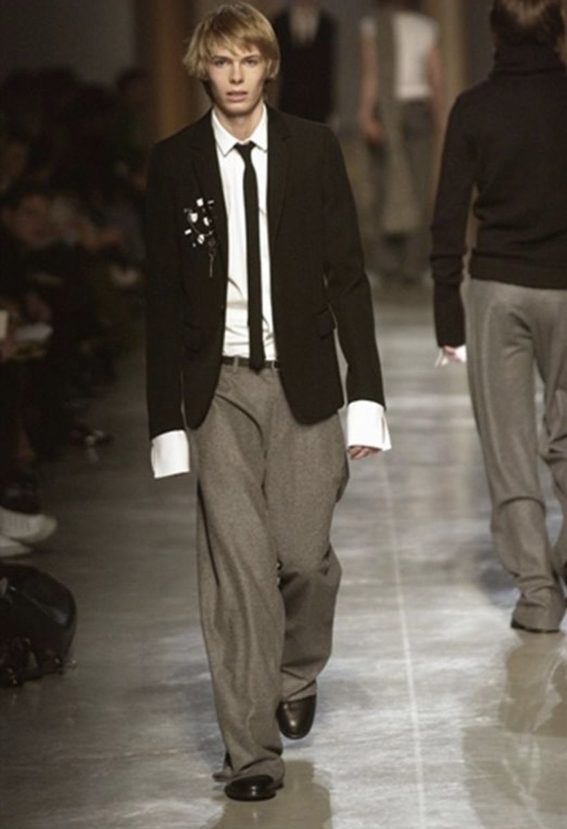 FinalBlow_Chi's tweet photo. Dior Homme AW02, another rare early Hedi baggy moment https://t.co/12s7HJJuz8
