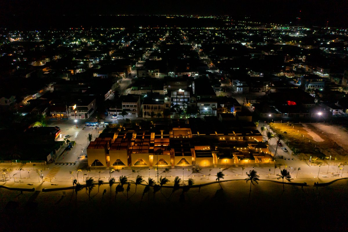 SEDATU_mx's tweet photo. Si todavía no sabes qué hacer estas vacaciones, ¡te invitamos a conocer el Museo del Meteorito!
A través del Programa de #MejoramientoUrbano construimos esta obra en Progreso, #Yucatán, y el @GobYucatan lo equipó. Recórrelo y visita todas sus exposiciones.
#ProgresoLate❤️ https://t.co/U82jWwmW1r