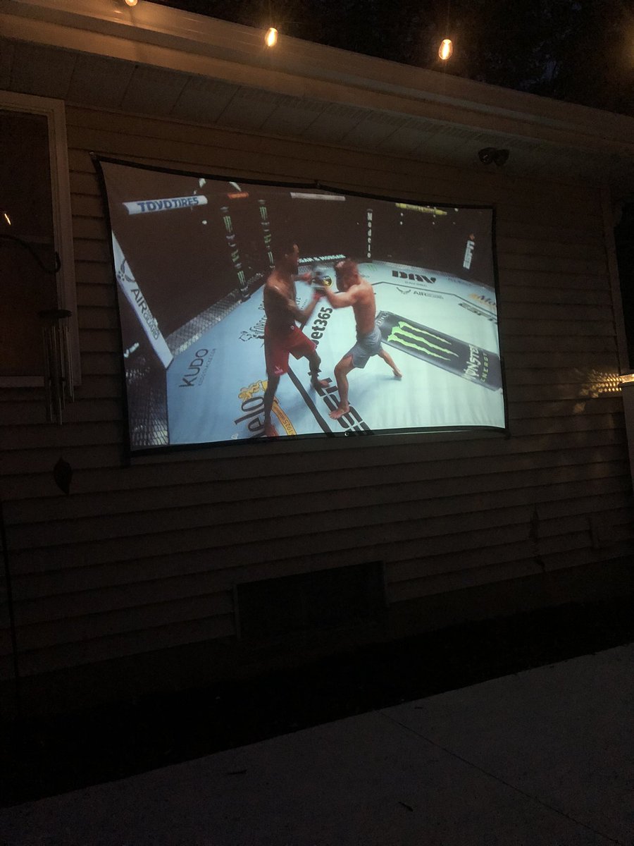 TheyCallMeJLaut's tweet photo. #projectpatio #SummerNights https://t.co/bUTU3aWij2