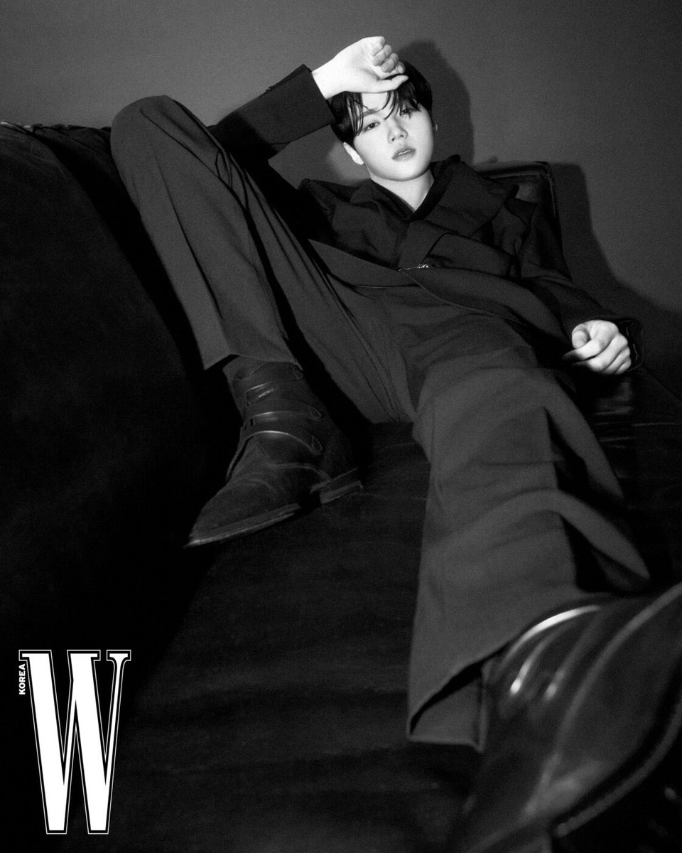 treasure_hd's tweet photo. 📸🐰[W KOREA]

#トレジャー #도영 #TREASURE @treasuremembers https://t.co/aMKvubquwc