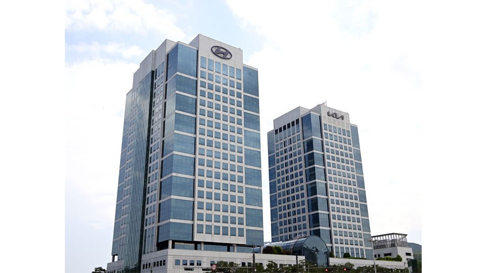 HMGnewsroom's tweet photo. #Hyundai and #Kia to introduce blockchain–based carbon emission monitoring system to foster a sustainable value chain ▶ https://t.co/9KVez226nI
#SCEMS #AI #Blockchain #CarbonEmission #CarbonNeutrality #Sustainability #ESG https://t.co/FZsrFWjOmq