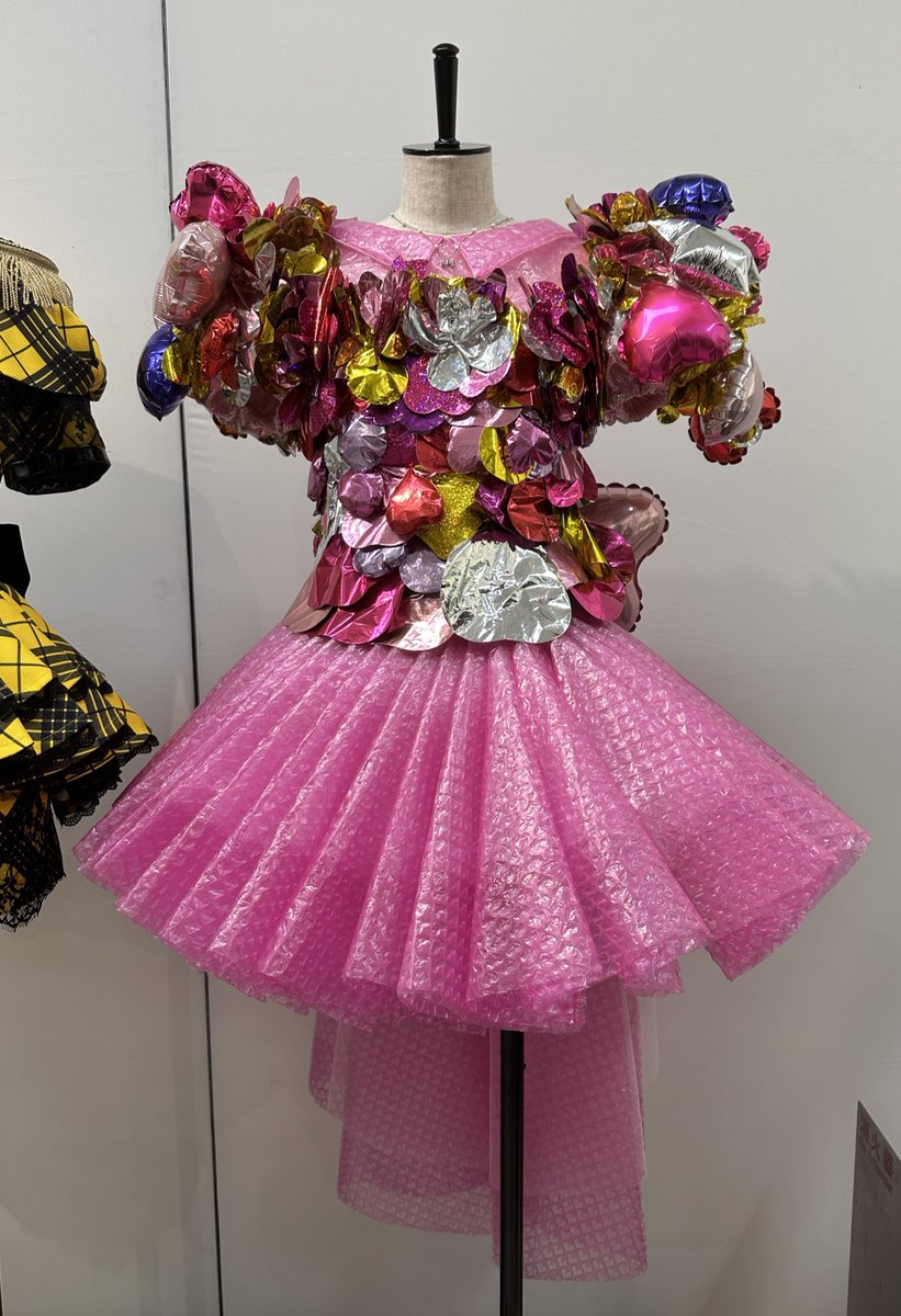 AKB48大衣装展行ってきました。「So long!」「心のプラカード」の衣装