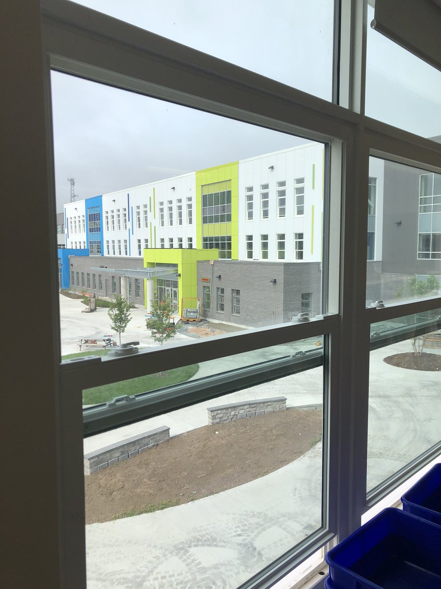 litcoach_walker's tweet photo. Huge changes each time I walk the halls this month. Bright colours, natural light, open spaces, flexible furniture, visual details and oh so many possibilities!! @@HRCE_NS #readyfortakeoff #talltables https://t.co/MhVXHgLALD
