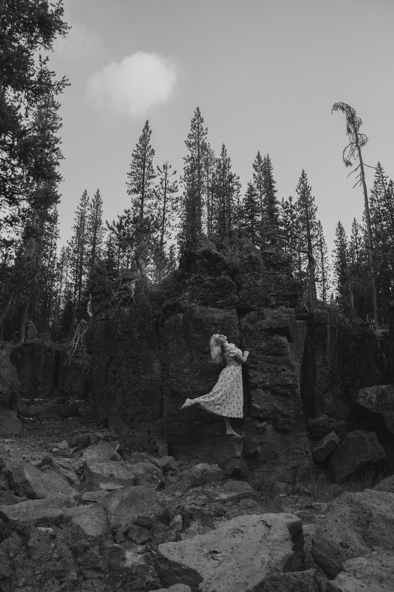 CarolineWPhoto's tweet photo. Some captures while in Oregon 🌲 #editorialportraits #returntotheforest https://t.co/0hOKcaEXOs