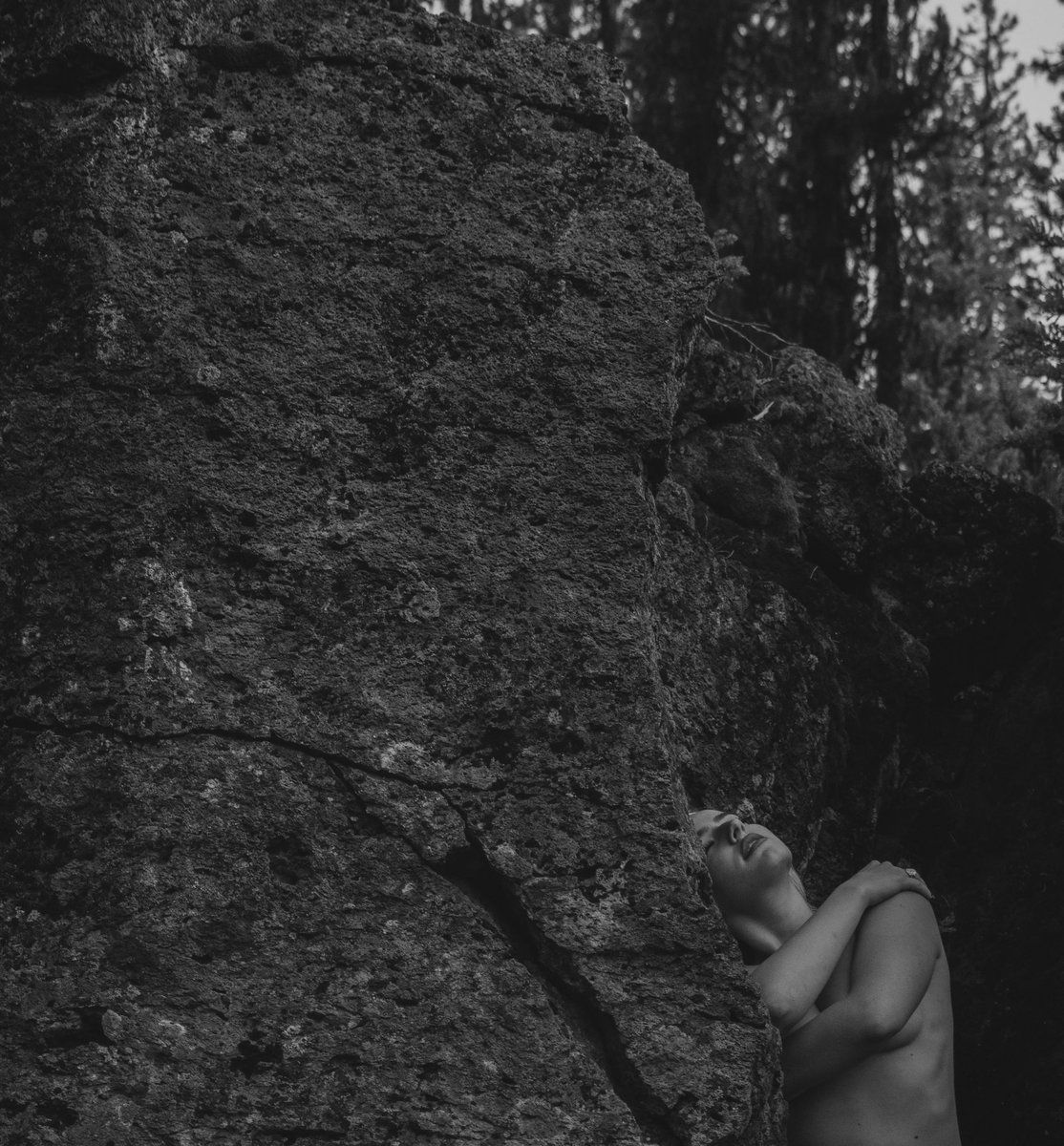 CarolineWPhoto's tweet photo. Some captures while in Oregon 🌲 #editorialportraits #returntotheforest https://t.co/0hOKcaEXOs