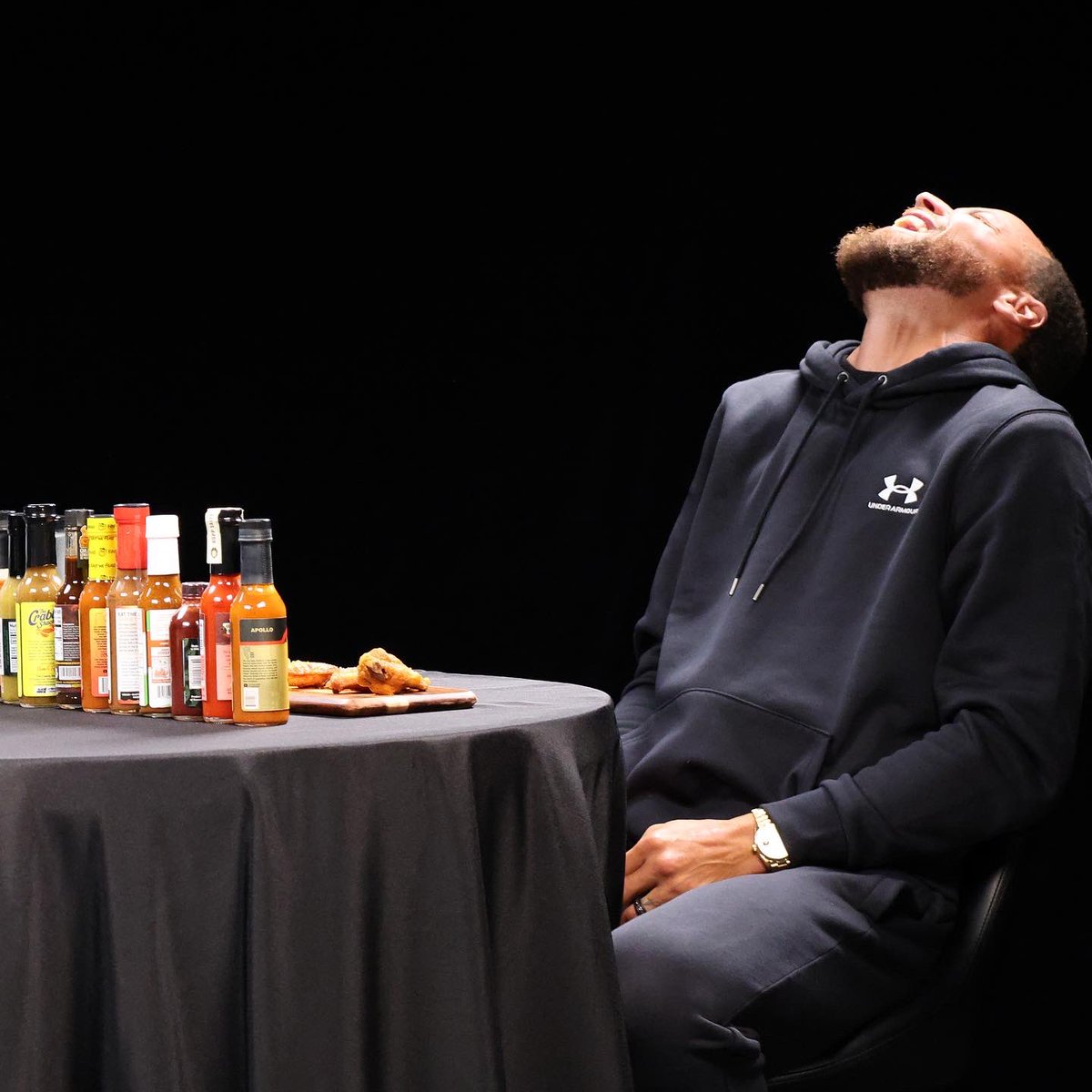 StephenCurry30's tweet photo. Spiciest interview I've ever done 😂😂 Appreciate the challenge @firstwefeast! #HotOnes https://t.co/R3f8MwowJF https://t.co/jRcIJhKfm6