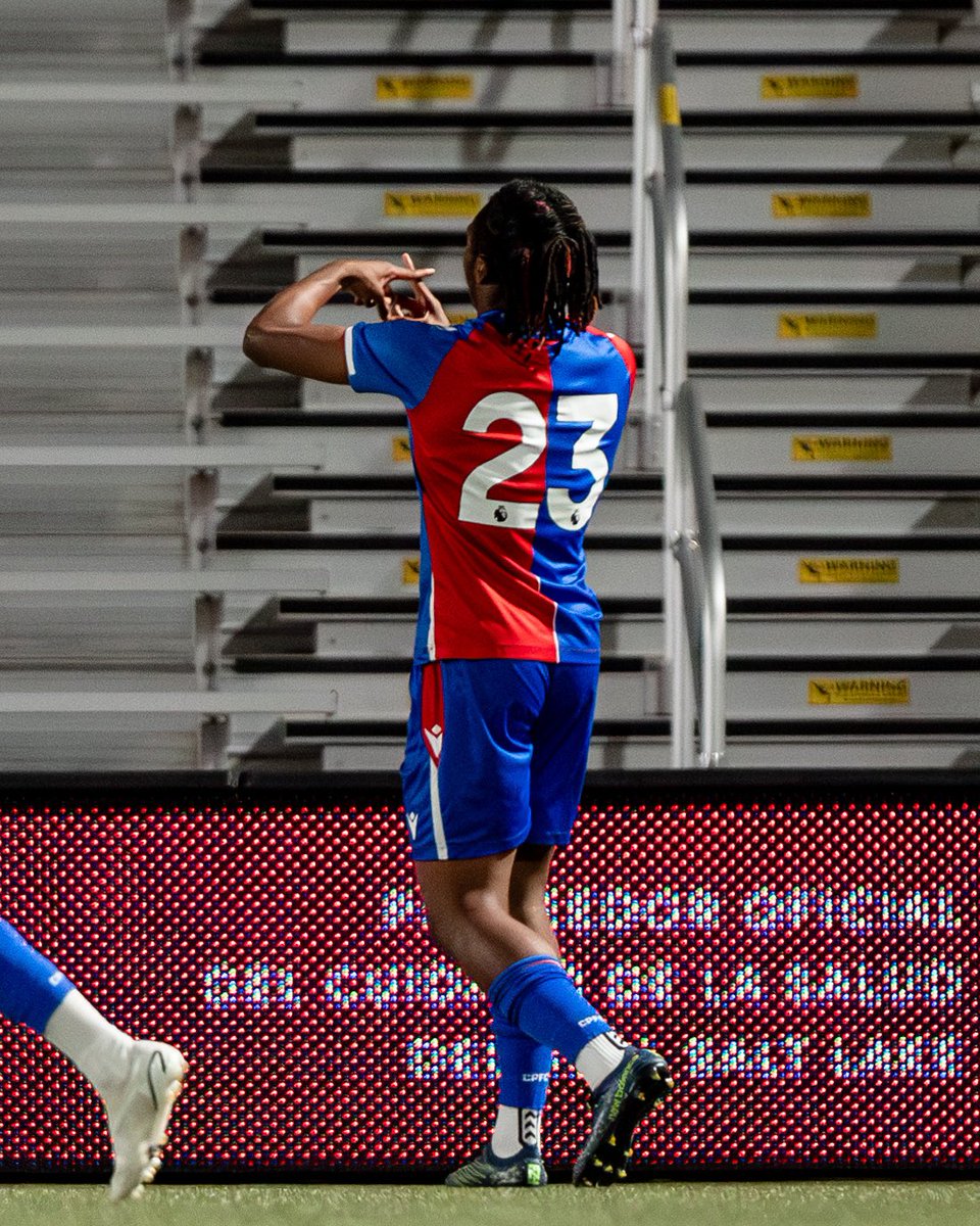 official_mday's tweet photo. Unbelievable finish from Chima Eze, doing the business for Crystal Palace U21’s in his M-Day gripsocks🧦🙌🏼

Go get yours NOW✅ https://t.co/655lTSayFd