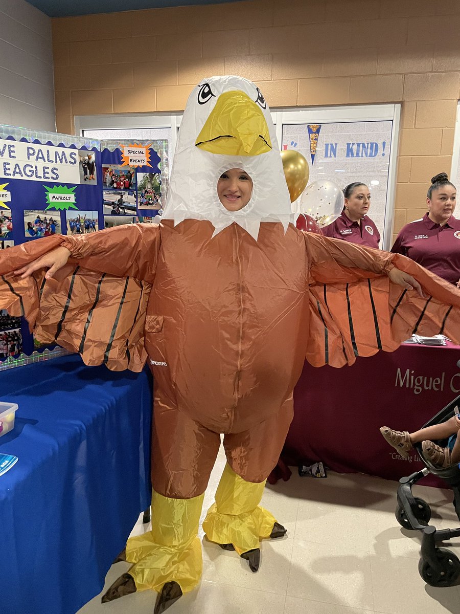 SSAISDFivePalms's tweet photo. It was great seeing some of our Eagles today at the Back to School Bash. Next up will be Meet The Teacher on Monday, August 7th. https://t.co/VWMVixzDWr