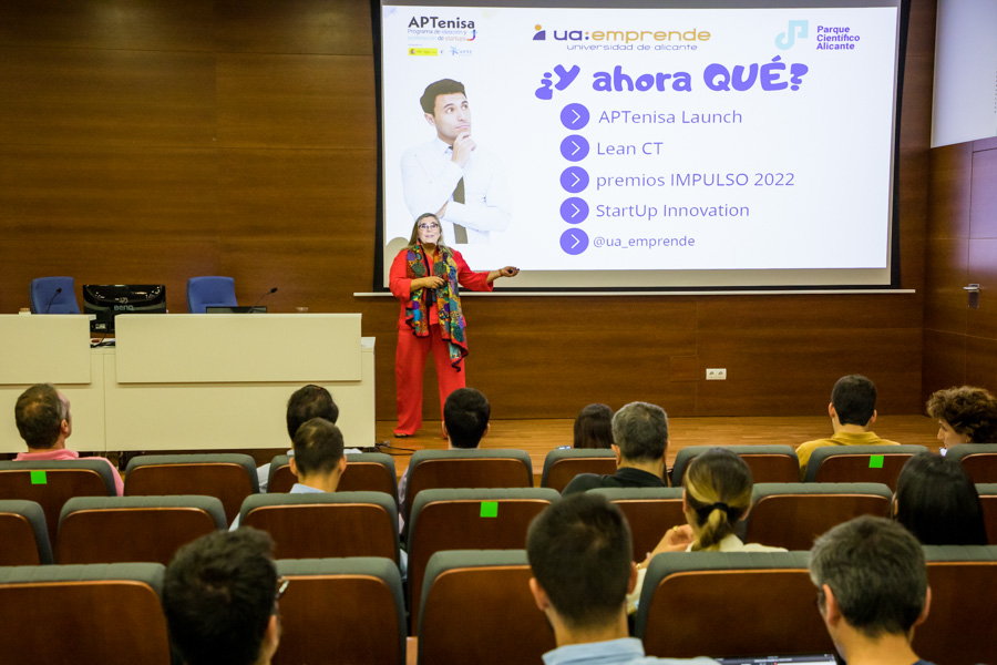 PCientificoAlic's tweet photo. #ArxiuPCA 👉 Vía #BlogPCA
🔙 Hoy queremos recordar la importancia del emprendimiento con esta entrada: "14 emprendedores presentan sus proyectos en el DemoDay del programa de aceleración empresarial Aptenisa"
👀 Echa un vistazo a la entrada completa: https://t.co/2207LvNv5c https://t.co/XUjASzhjbS