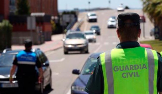 DirectCurrentA's tweet photo. 📕Con la inminente llegada de la segunda operación salida del verano de 2023, desde el Ministerio Fiscal se ha querido recordar a la población las consecuencias de saltarse las normas en la carretera ❌🚫 https://t.co/sv9tlfQYok @Ponle_Freno https://t.co/1whqAJIdcv