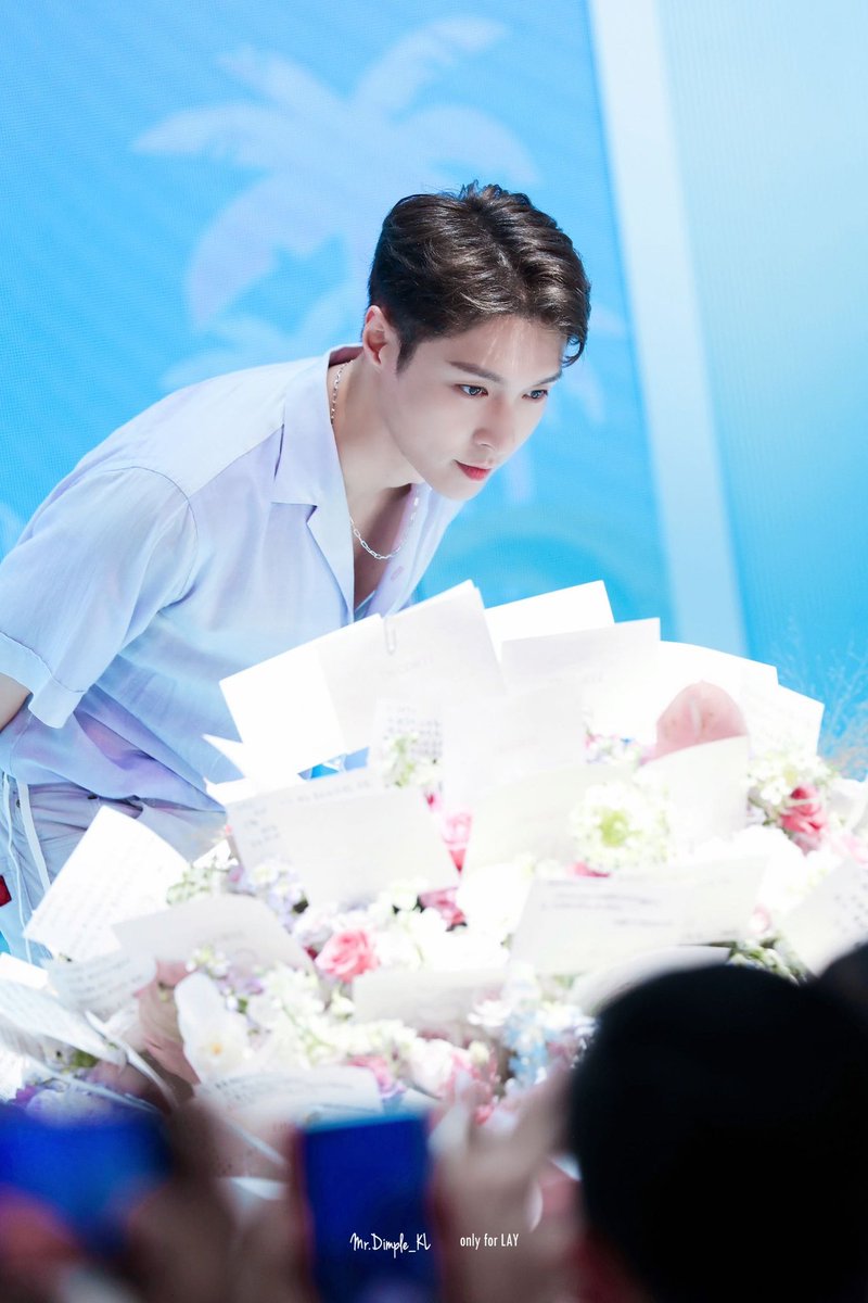 mrdimple_kl's tweet photo. 230728 

DECORTÉ@layzhang 

#LayZhang #张艺兴 #Lay #Yixing #레이 #レイ #장이씽 #อี้ชิง #เลย์จาง https://t.co/md27z5r5O3