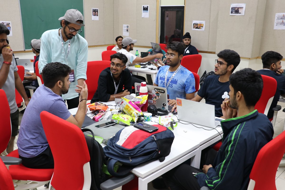 RedBrickHacks's tweet photo. Throwback to RedBrick Hacks 2022! Amazing energy, innovative solutions, and a whole lot of hacking! Ready to join the action this year? Register now at https://t.co/Pr81NjPDpz 🏆 #RedBrickHacks #Hackathon #RBH2023 #throwback https://t.co/G0YanXFvR9