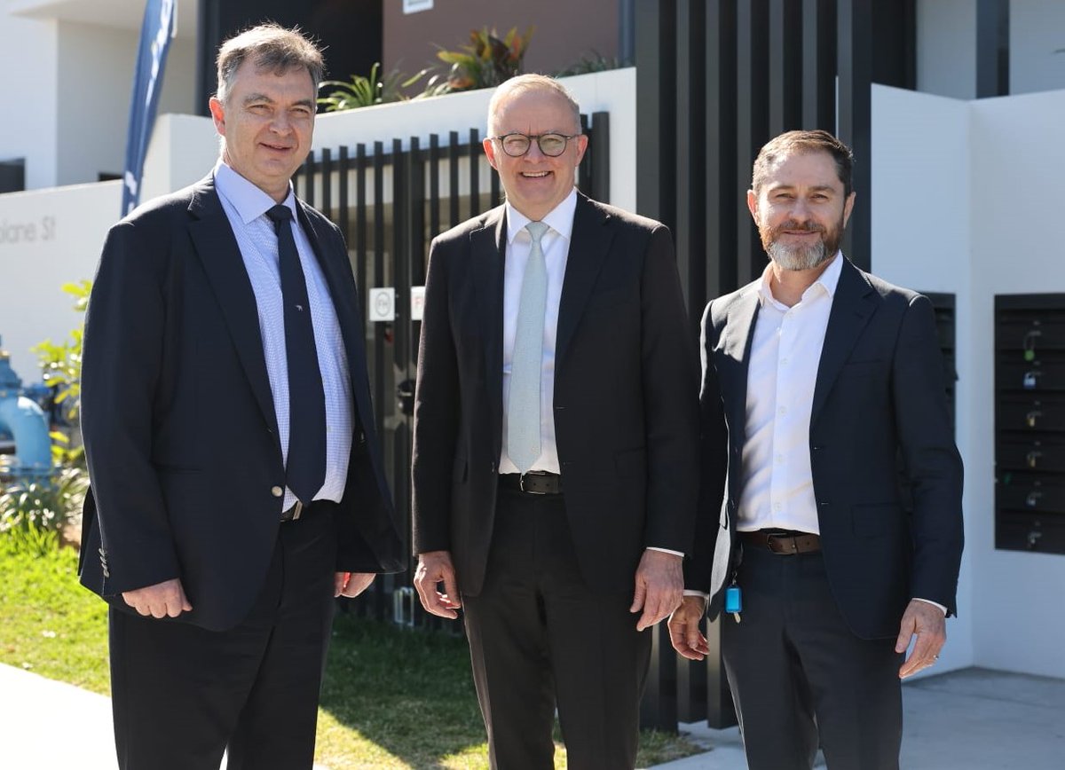 BlueCHPLtd's tweet photo. Our CEO, Charles Northcote, welcomed Prime Minister @AlboMP and community housing leaders, to visit our new social homes in Windsor QLD, The highlight of the day, Simone Pauley, shared her experience as a tenant "When I first opened the door... I cried tears of relief and joy." https://t.co/03l9lEt6fb