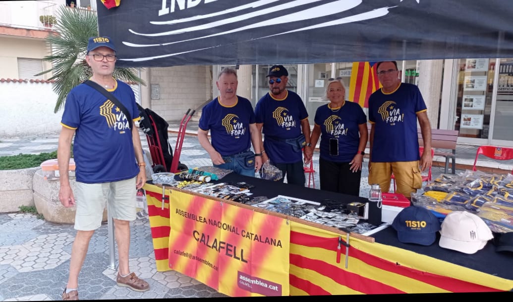 Demà dissabte, a partir de les 6 de la tarda, paradeta. Aprofiteu que encara hi ha totes les talles de samarretes per a la diada d'enguany. Sereu molt benvinguts a fer la xerrada i retrobar-nos. Us esperem🎗️🎗️🎗️💪💪💪