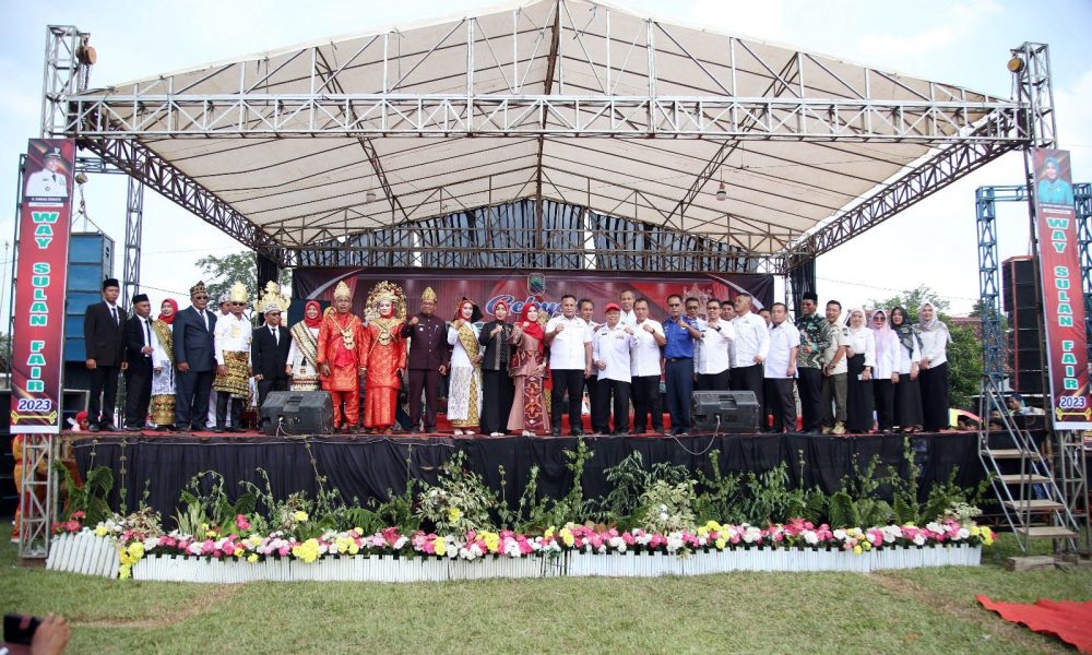 beeoneinfo's tweet photo. Peringati HUT Ke 16, Kecamatan Way Sulan Lampung Selatan Gelar Gebyar Kecamatan Fair 2023 https://t.co/RAO2VQVjIG https://t.co/rUR7HwSoVG