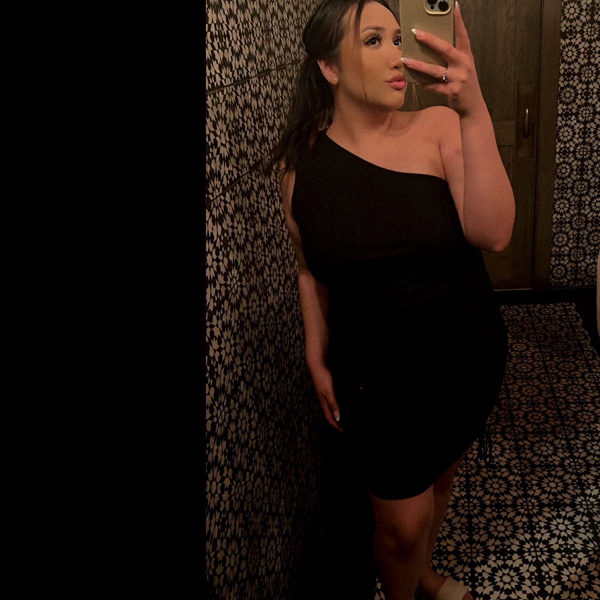 PereidaDesiree's tweet photo. Bday trip 🍸🍾🤍 https://t.co/ngZXt0ytDa