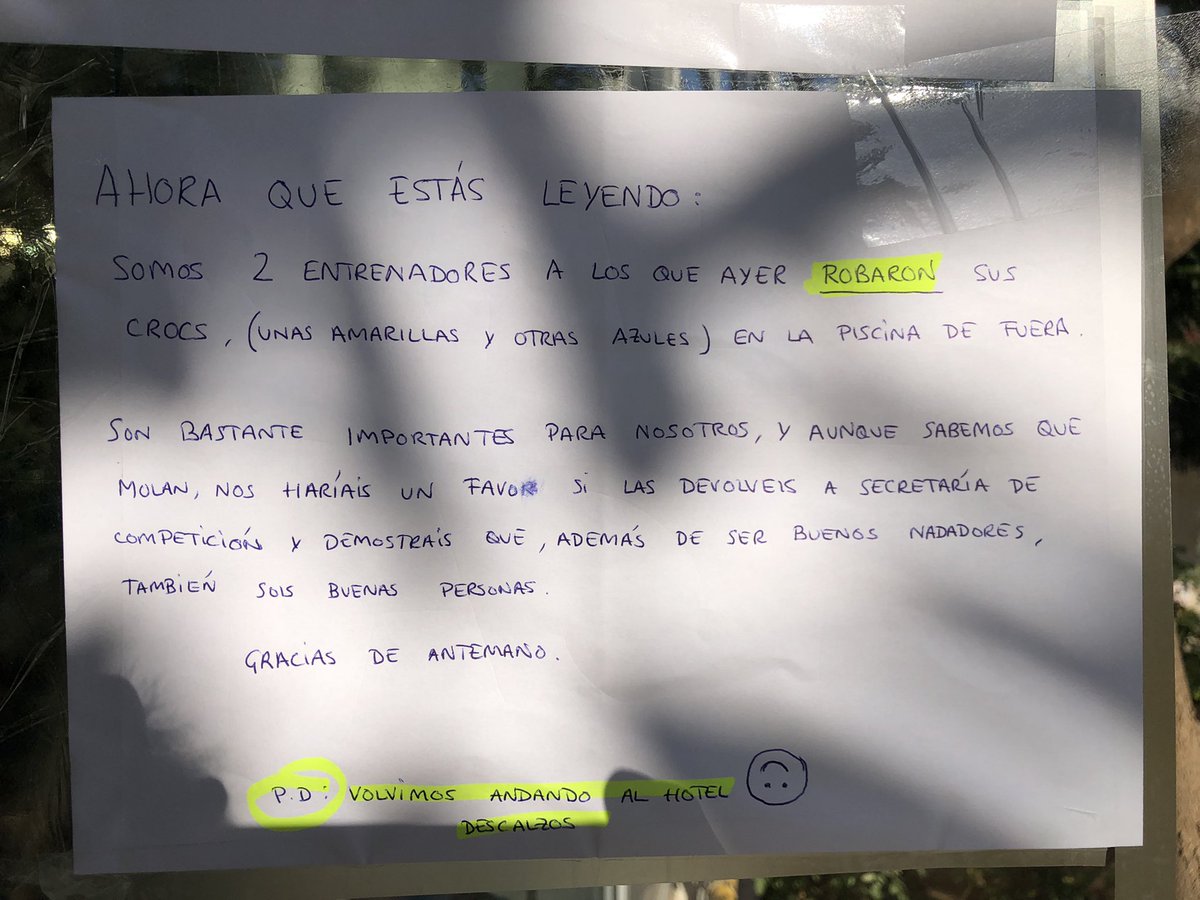 manuphelps's tweet photo. @swim_news_ por si podéis echarnos una mano. 
Nos han robado las crocs en Inacua y nos gustaría recuperarlas. https://t.co/WJ3KoymJqR
