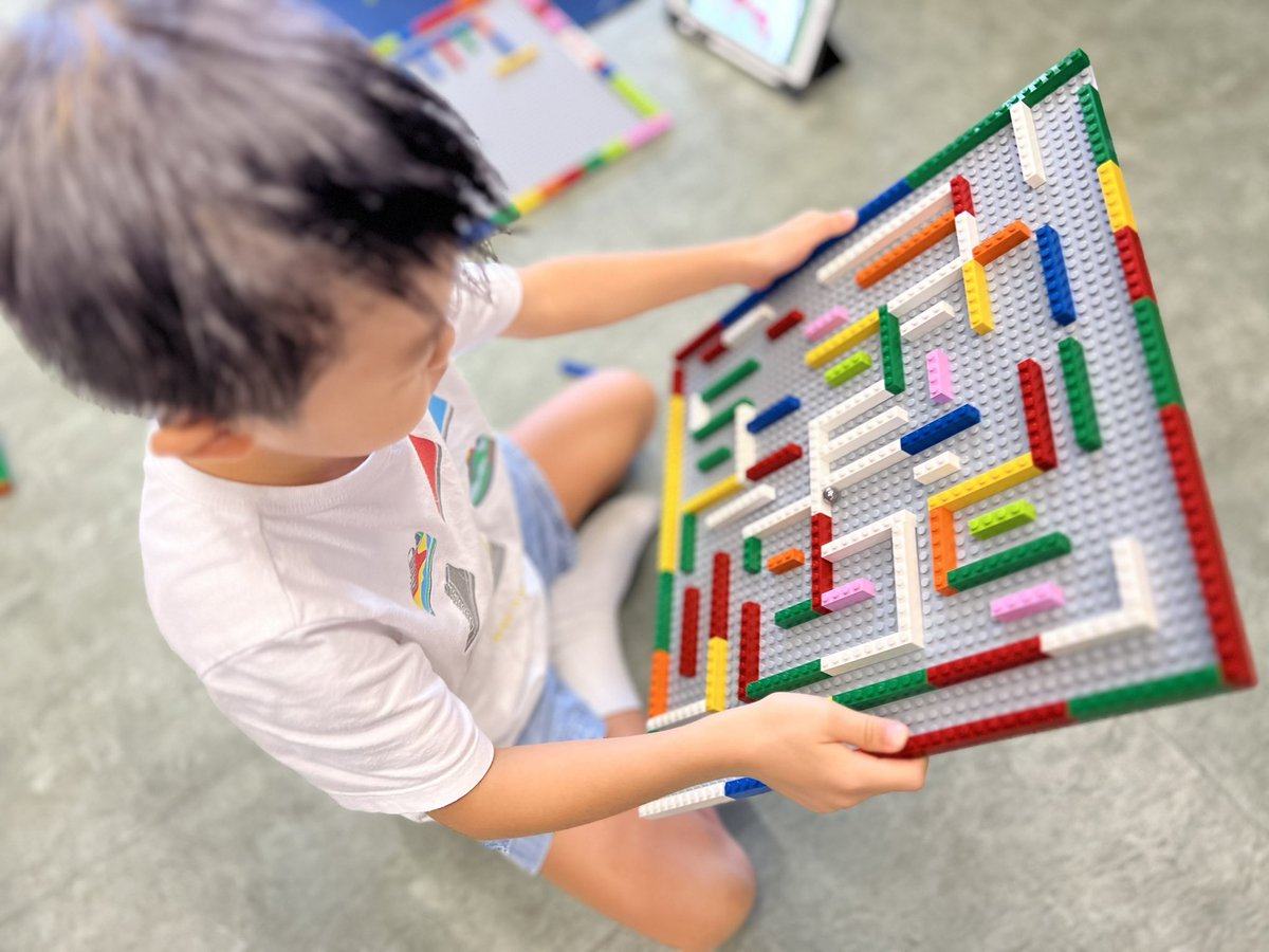 vickyyhengg's tweet image. Our MP1 students used iPads to design marble mazes with #markups, then brought them to life with @LEGO_Education! 🥳#EveryoneCanCreate #SummerProgramme 
#STEAM
@HELPISKL