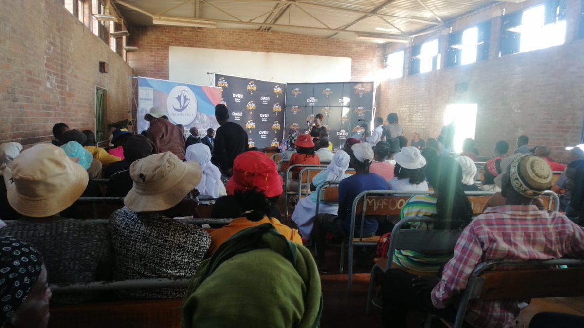 byopra's tweet photo. #ElectionDebateSeries #Pumula ward 19, residents came in their numbers to get an understanding of the party manifestos from aspiring ward Councilors.
If a debate is rolling out in an area near you, feel free to participate as the #ElectionDebateSeries unfolds #ZimElections https://t.co/uHMioFidDQ
