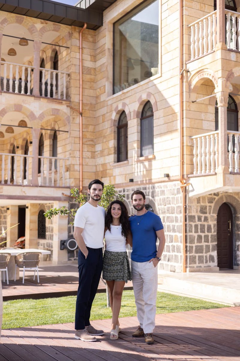 İlhan Şen, Özge Yağız ve Burak Berkay Akgül'den ilk kare 💥

#Safir