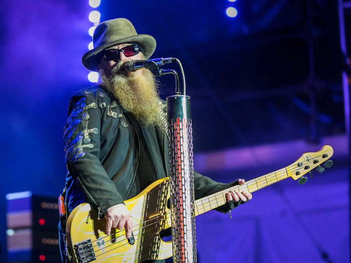 TheDuckLR's tweet image. Remembering the legendary #ZZTop bassist and singer-songwriter #DustyHill on the 2nd anniversary of his passing 🙏
#SharpDressedMan #RestInPeace