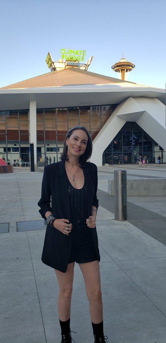 PolarMETHOD's tweet image. Tears for Fears was absolutely amazing tonight!! @Amber0sborne and I got to experience #ClimatePledgeArena in the best way possible for our first time. Thanks again for the invite, @curtsmith. You're the man!