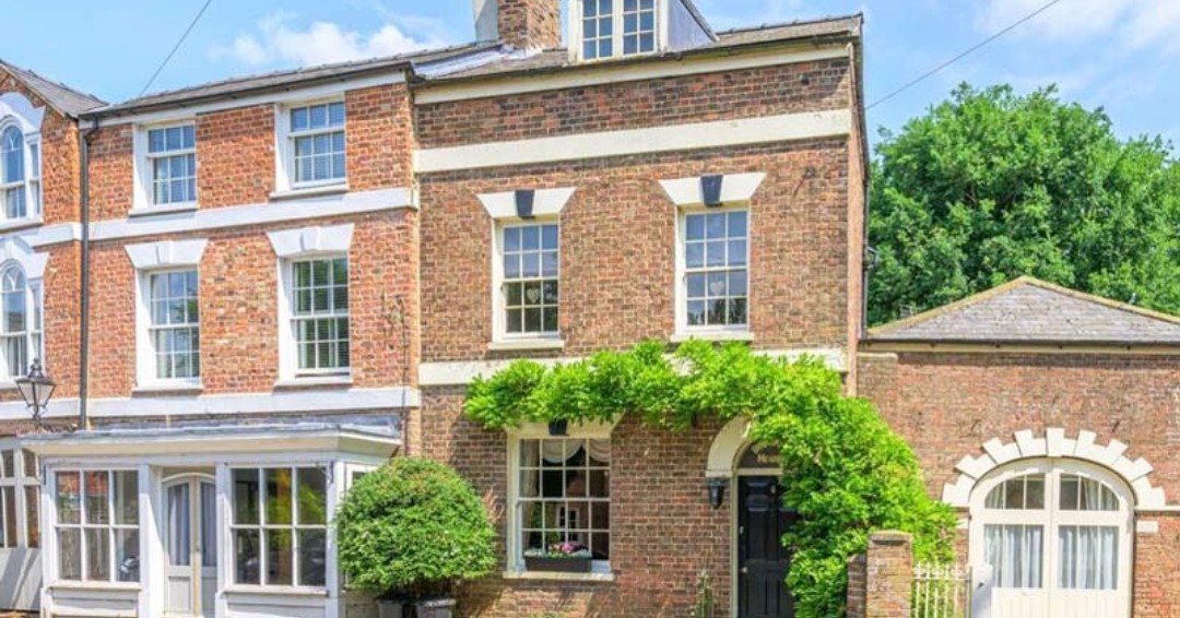 westsideserv's tweet photo. Are house prices still rising in your area?

In London, the average asking price has now reached £688,526, which has increased by 0.5% over the month. But compared to a year ago, average prices have dropped by 0.6%.

https://t.co/96gqkThz7Y https://t.co/VwCsQ0InWE