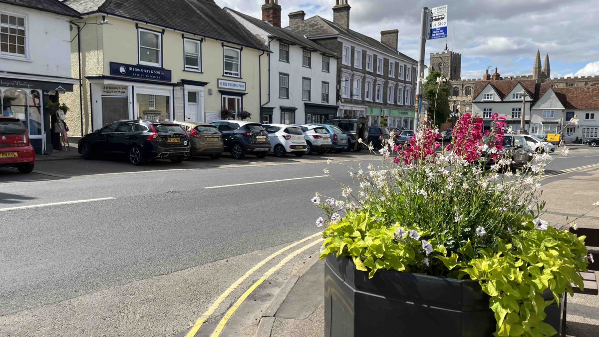 There is so much to do and see in Suffolk’s smallest town. 

A host of independent shops, great places to eat and drink and the beautiful River Stour winding through Clare Castle Country Park Trust. 

Whatever you do, wherever you visit, a warm welcome is guaranteed.