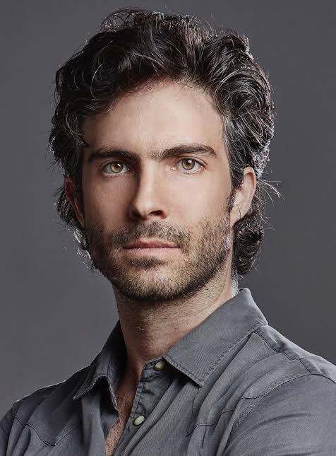 DanPimpao's tweet photo. Passada que Dr. Mateo de The Good Doctor é o Nandinho de Maria do Bairro. https://t.co/xCB8LbmTrS