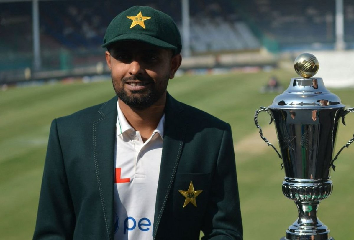 _FaridKhan's tweet photo. Stat: No captain in 145 years of Test history has won more matches away from home at a better ratio than Babar Azam. Babar has won 8 out of 10 Tests, his winning ratio is 80% 👏

The next best ratio is Steve Waugh's (64%), he won 16 out of 25 away Tests. Ricky Ponting (50%) won 18 out of 36 away Tests. 

Put some respect on Babar's name 🫡💚 #SLvPAK #ThePakistanWay