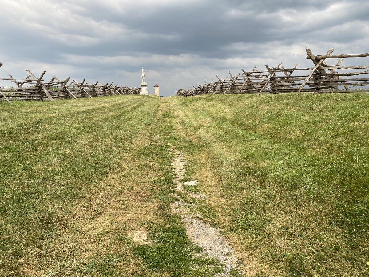 WargamesToGo's tweet photo. A few hours to kill before my flight home. Just enough time to squeeze in one more site. A famous bridge, sunken lane, notable cornfield, and plenty of artillery. Yep, I got to revisit the battle of Antietam. https://t.co/l0yH5gLxeA