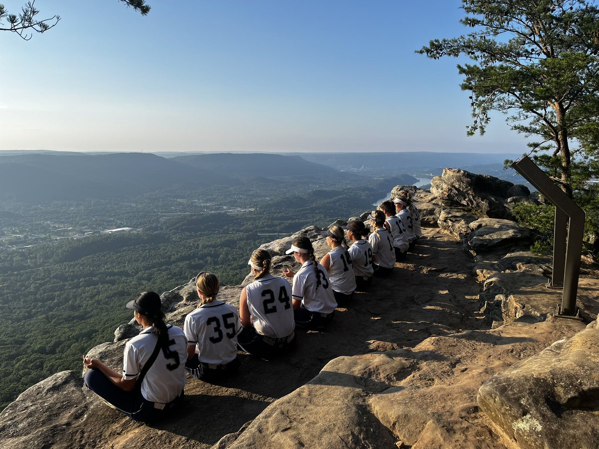 PAStarsFP_Gold's tweet photo. Two big wins today on the field and some fun taking in the view at Lookout Point! #WeHaveFun #TheSkyIsTheLimit  #OnTopOfTheWorld #StarsAreOut https://t.co/QvCxv4EGJg