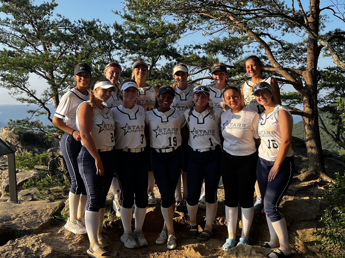 PAStarsFP_Gold's tweet photo. Two big wins today on the field and some fun taking in the view at Lookout Point! #WeHaveFun #TheSkyIsTheLimit  #OnTopOfTheWorld #StarsAreOut https://t.co/QvCxv4EGJg