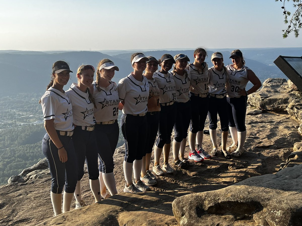 PAStarsFP_Gold's tweet photo. Two big wins today on the field and some fun taking in the view at Lookout Point! #WeHaveFun #TheSkyIsTheLimit  #OnTopOfTheWorld #StarsAreOut https://t.co/QvCxv4EGJg