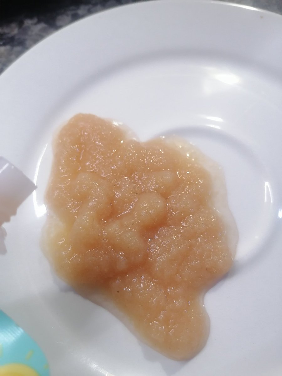 AEL78's tweet photo. Hola saludos @RLOZINSKI hace días compre las " compotas de la marca #osole qué usted da publicidad y me vino uno en mal estado, le escribí y le envié correo a #osole_food y nunca me respondieron https://t.co/hoJOcZyAPU