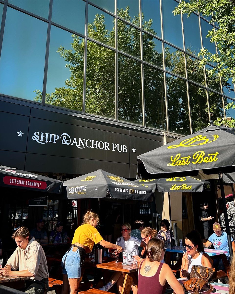 Happy 33rd birthday (+1 day) to the @Ship_and_Anchor! The Calgary institution that’s been serving proper pints, delicious food, and unforgettable times to all who walk through the doors! This place has a piece of my heart. #yyc #shipandanchor @17thavesw