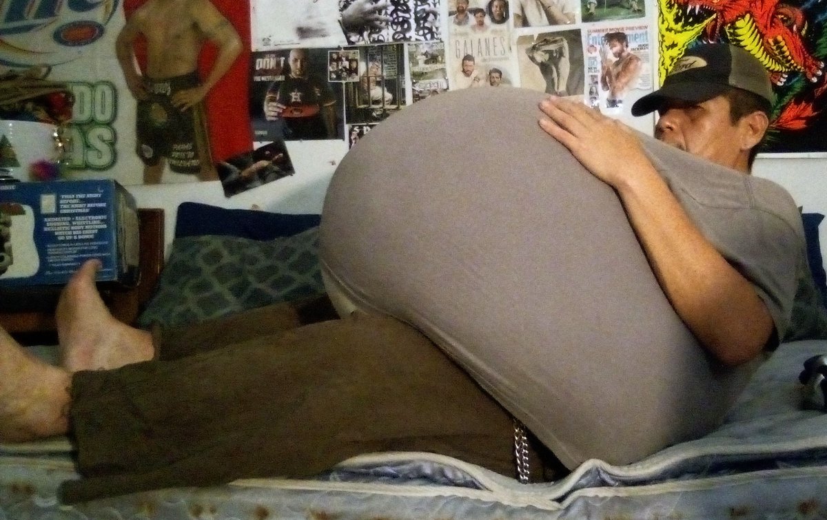 Beergut83's tweet photo. I can barely get off the bed...so much beer and padding in there! https://t.co/tot0gKXfTc