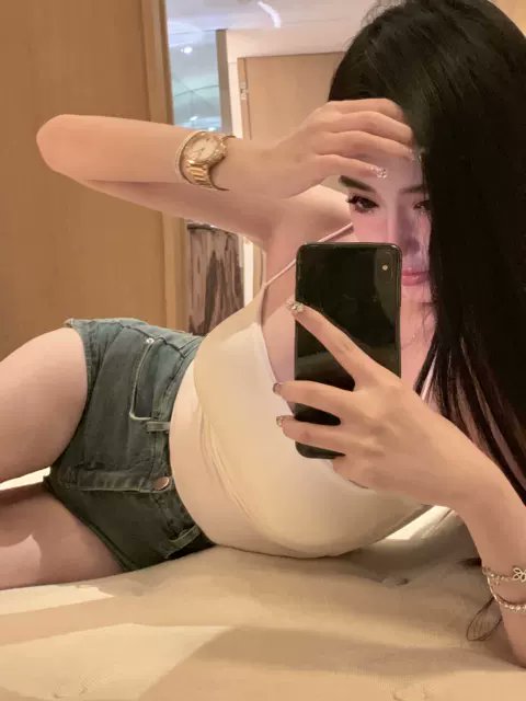 husax4's tweet photo. 別躲在家裡打飛機了，想要的話可以來約喔📷讓姐姐好好服務你喔

按📷+轉推+告訴我📷

#轉推+愛心+留言每個禮拜抽一位免費愛愛喔 https://t.co/Ij2boMSI2r