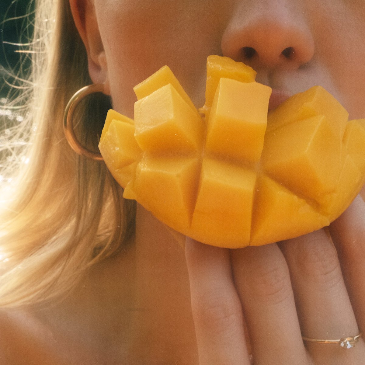 marcwvvy's tweet photo. Eat a mango, stream Mango. New song out now ♥️ link in prof to stream https://t.co/tCm2unIwo4