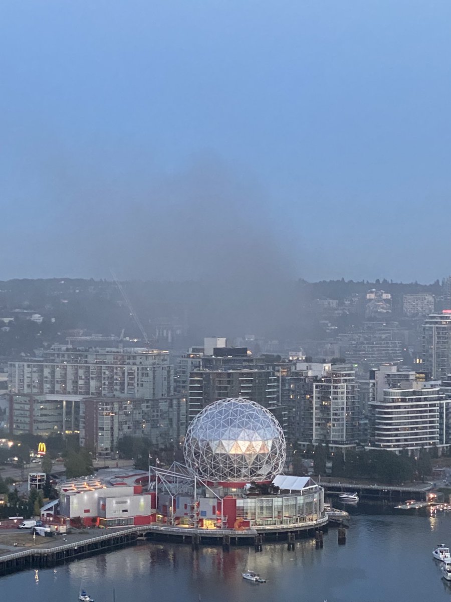 debi_turner's tweet photo. Fire with plenty of smoke   Main and 2nd?   ⁦@CTVVancouver⁩ #firealarm https://t.co/ZJ4D7ylMAN